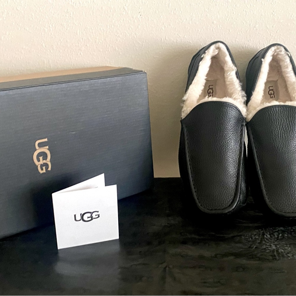 Men's UGG Black Leather Slippers Size 11